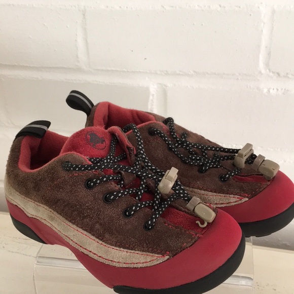 boy dawson crocs outdoor comfy sneakers slip on suede shoes size 11 - Picture 2 of 10